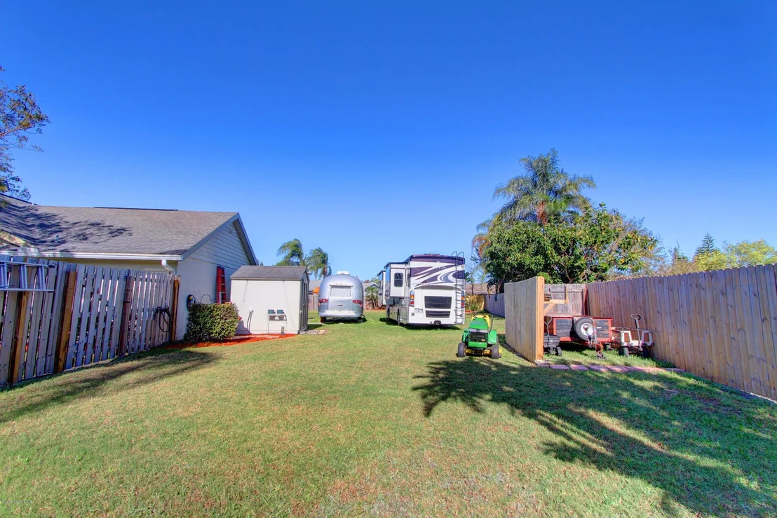 Photo of 1237 Lakeview Drive