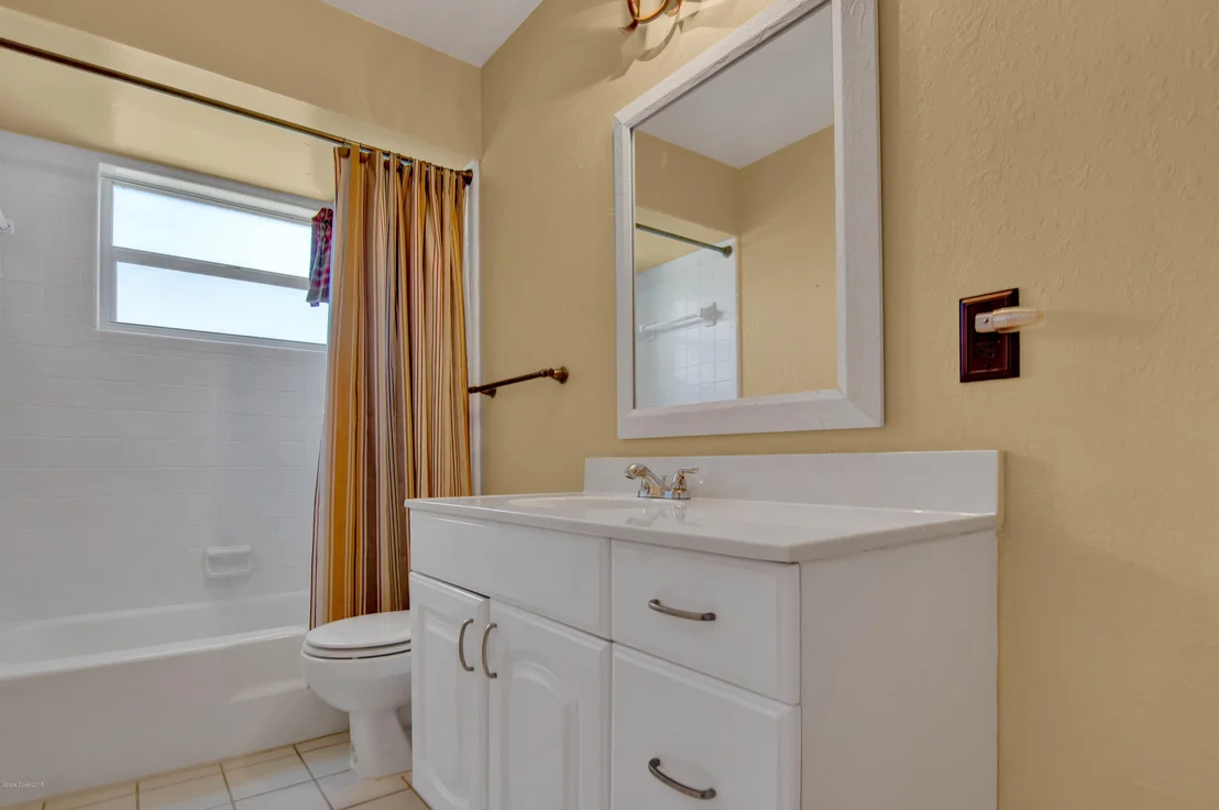 Photo of 210 4th Avenue