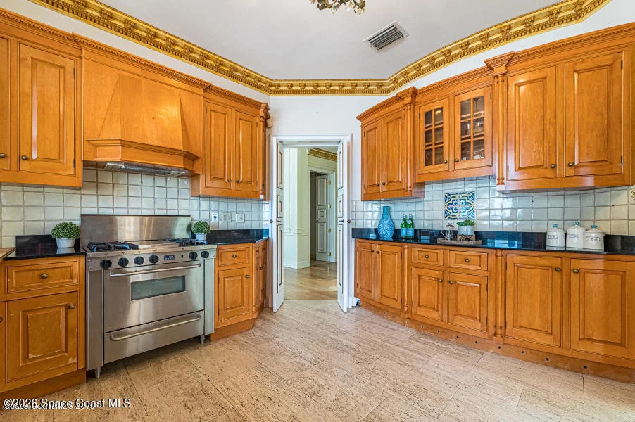 Photo of 1000 N Riverside Drive