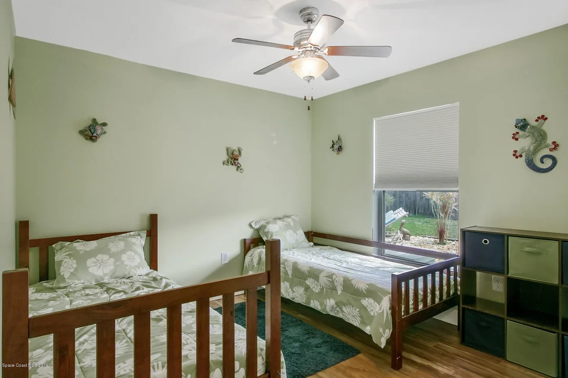 Photo of 2423 Mountain View Avenue