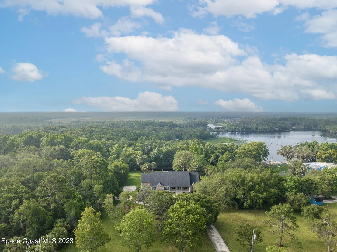 Photo of 927 Iron Bend Trail