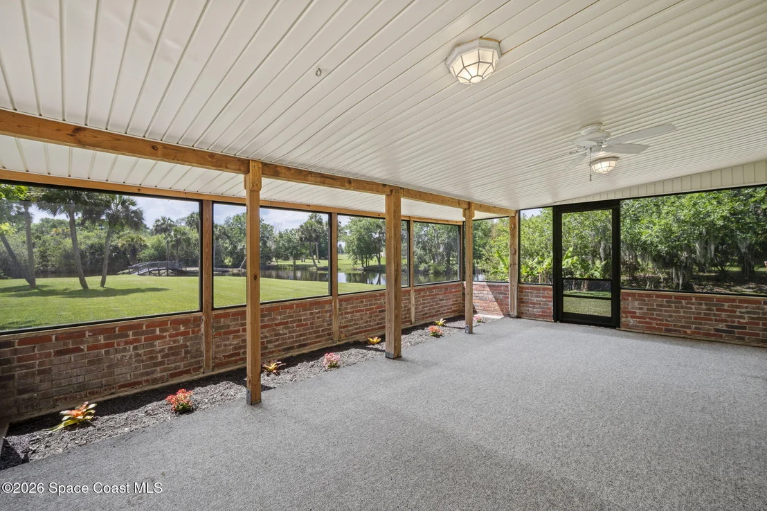 Photo of 945 Bluegrass Lane