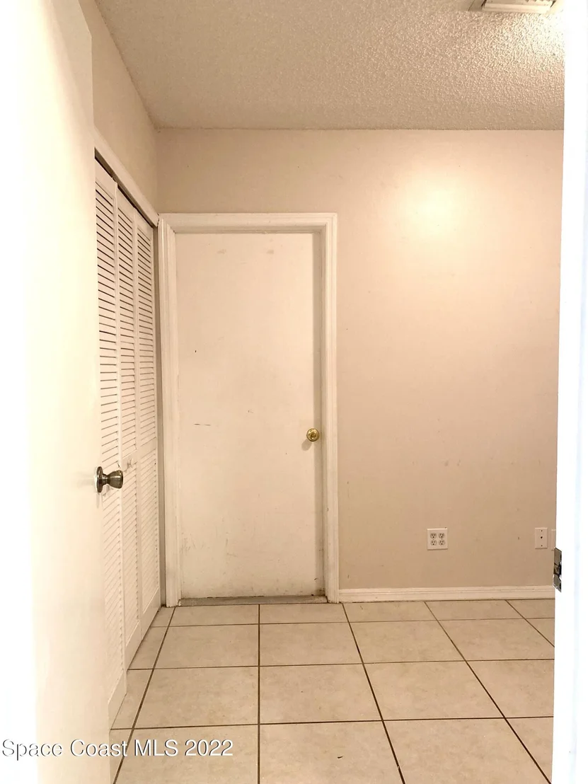 Photo of 874 Brookview Lane