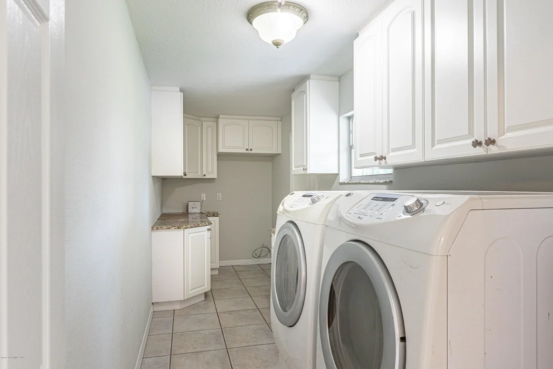 Photo of 4300 Pinewood Road