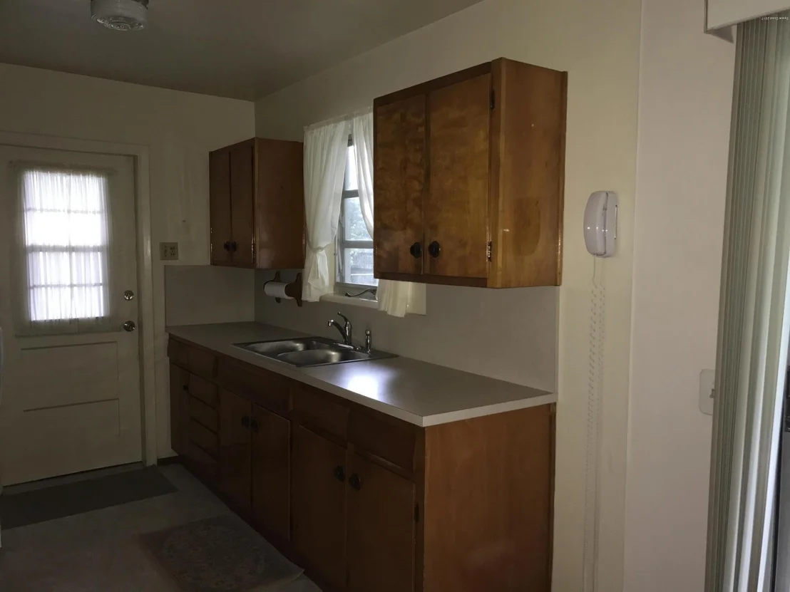 Photo of 1206 Westview Drive