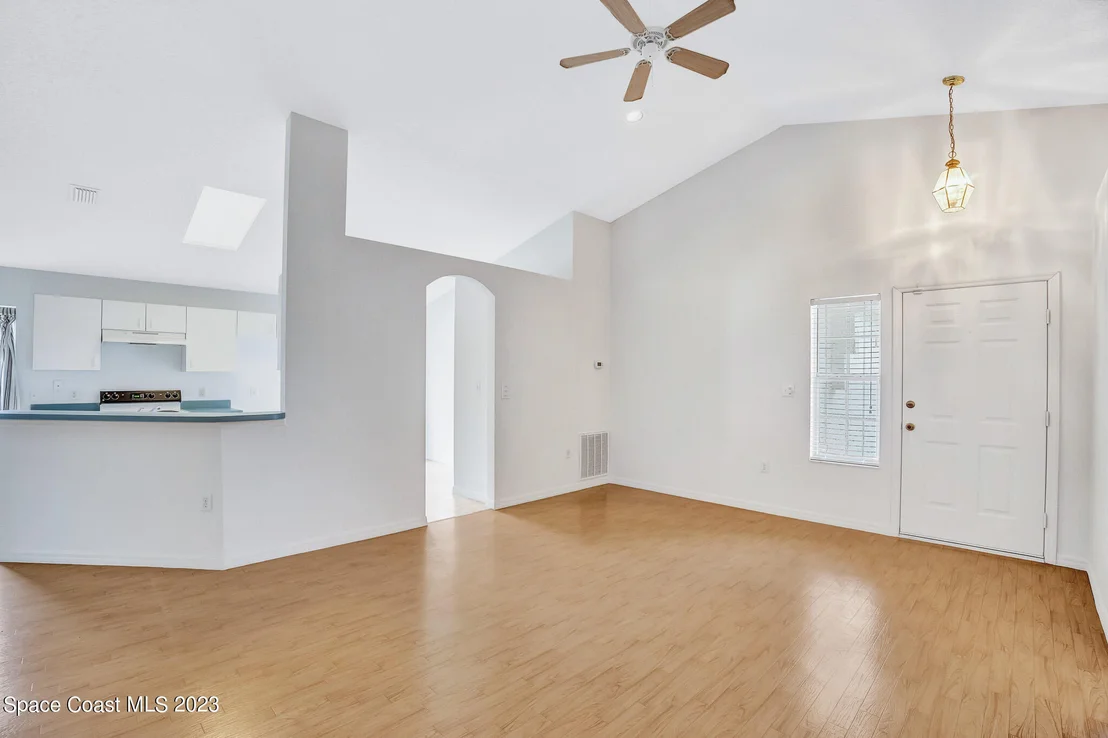 Photo of 958 Pine Creek Circle NE