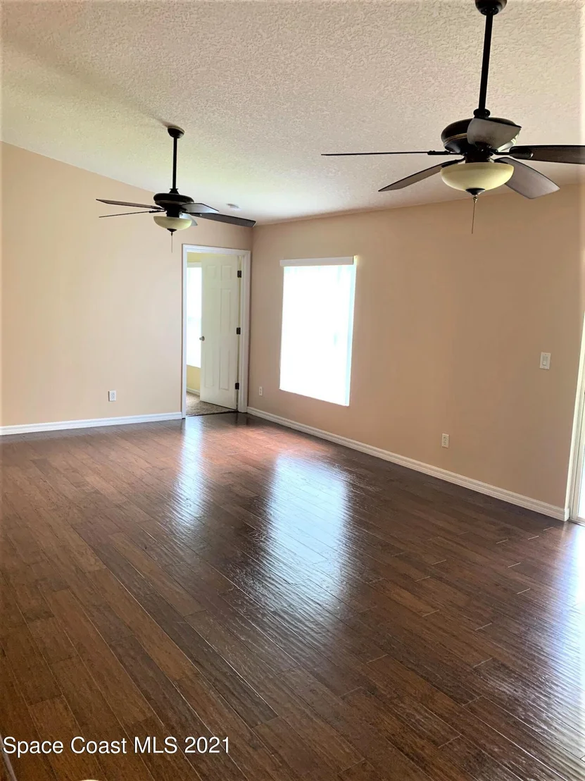 Photo of 835 Triple Crown Lane