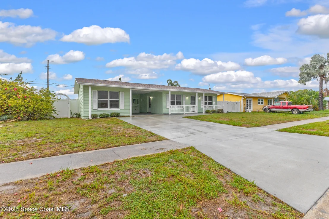 Photo of 2356 Lakeview Drive