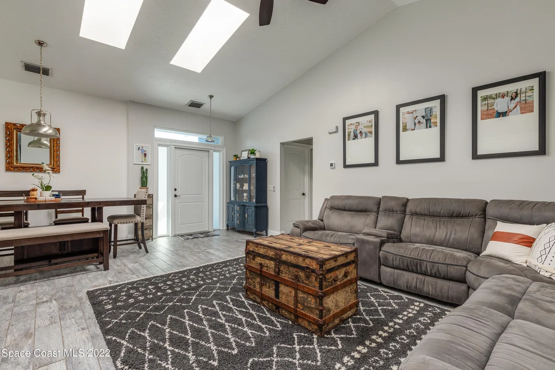 Photo of 1446 Brook Drive