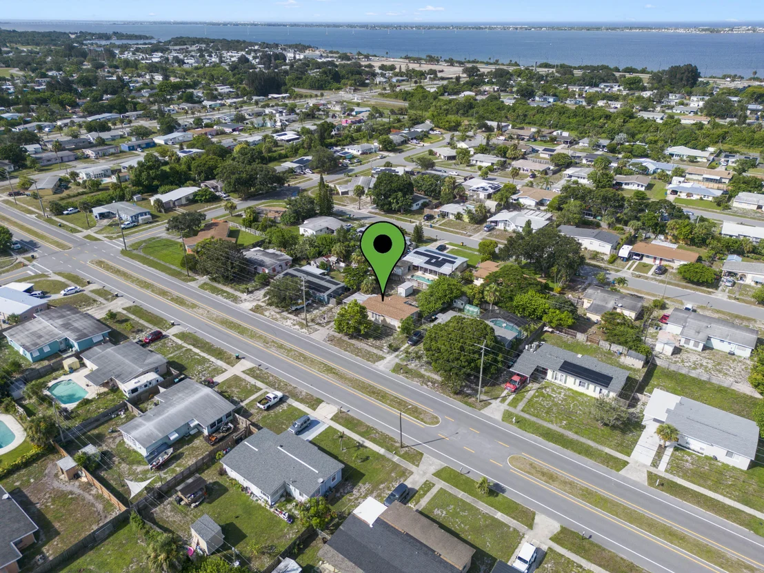 Photo of 939 Bianca Drive NE