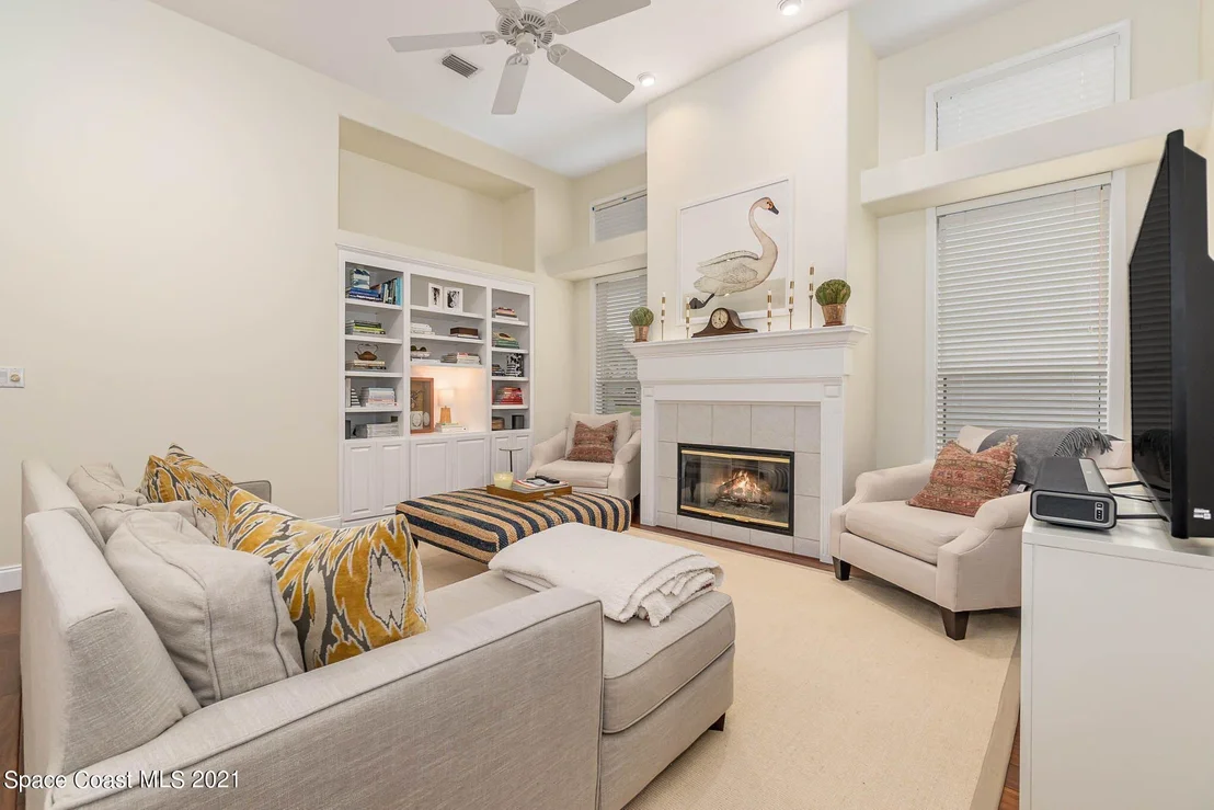 Photo of 975 Somerset Lane