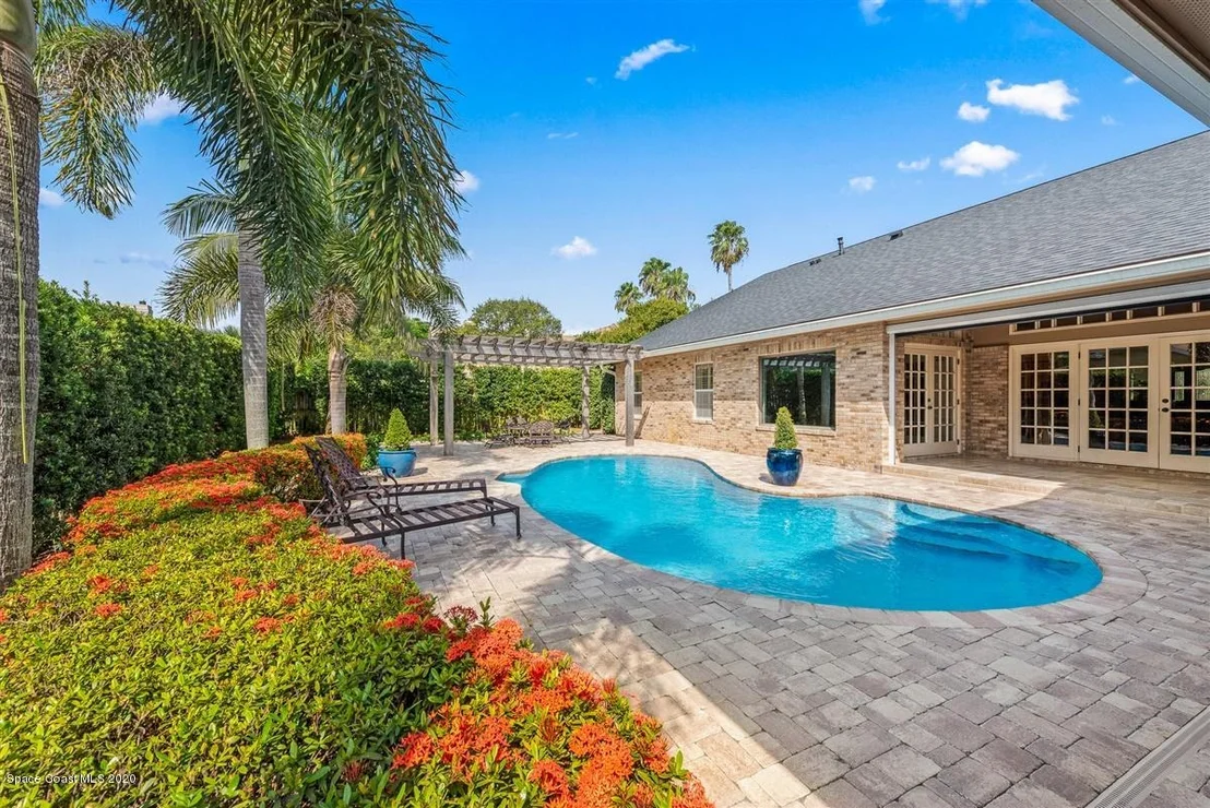 Photo of 437 Oriole Lane