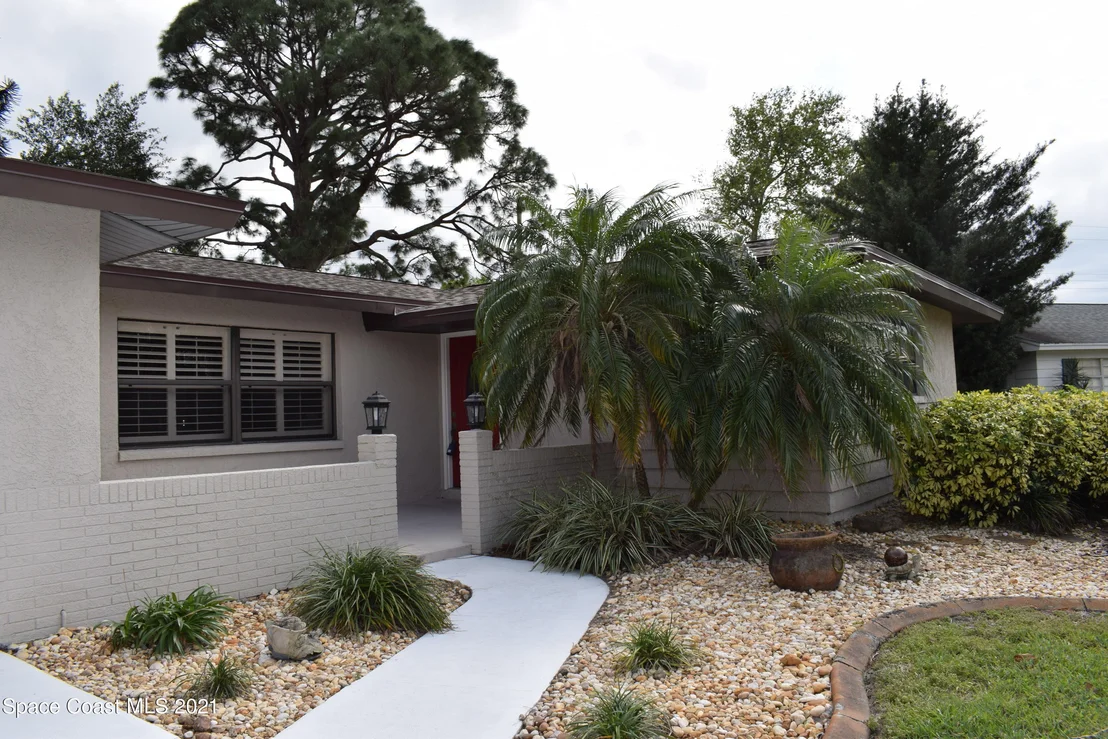 Photo of 895 Jefferson Road