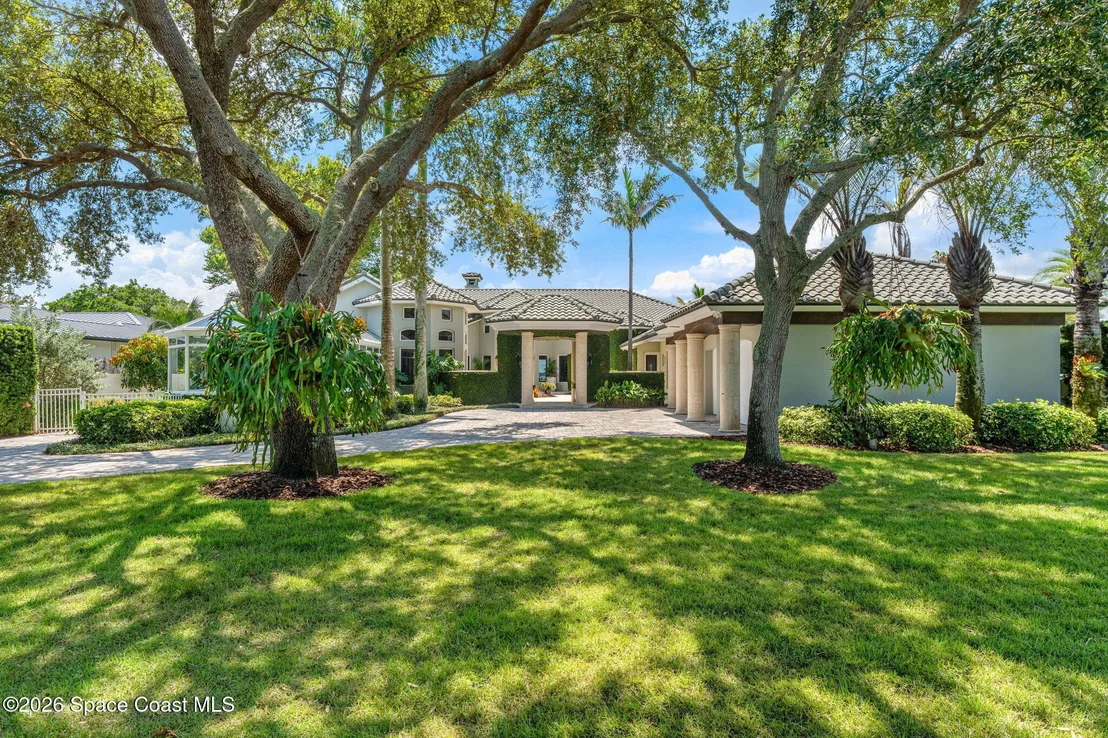 Photo of 200 Riverside Drive