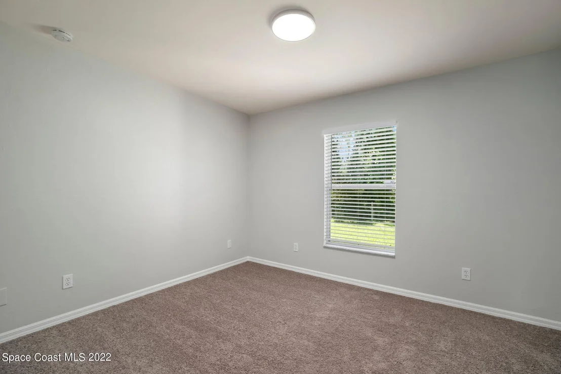 Photo of 1062 Summa Boulevard