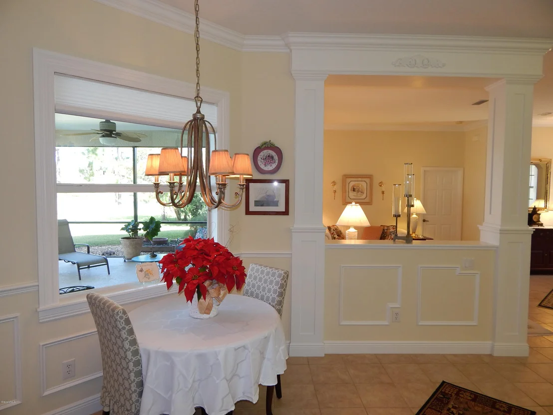 Photo of 211 SE Devlin Court