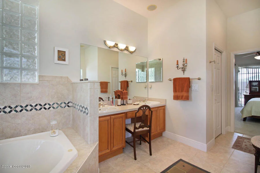 Photo of 122 Windward Way