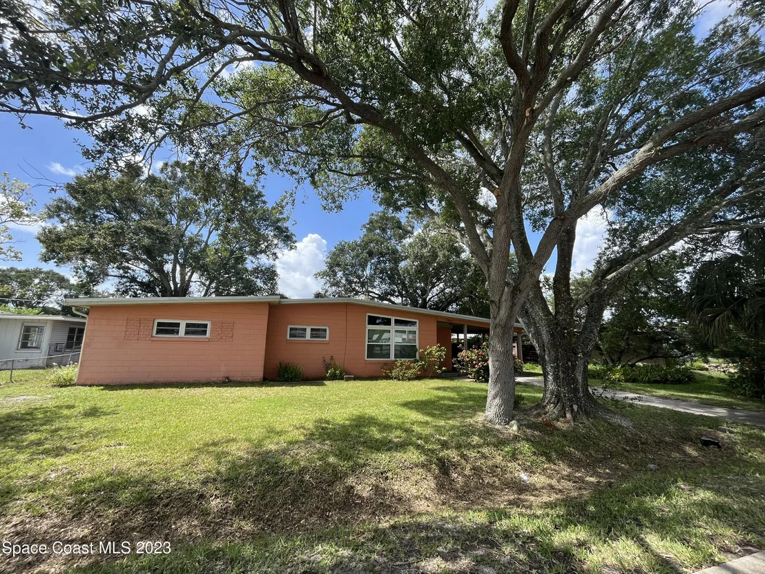 Photo of 1209 Dixon Boulevard