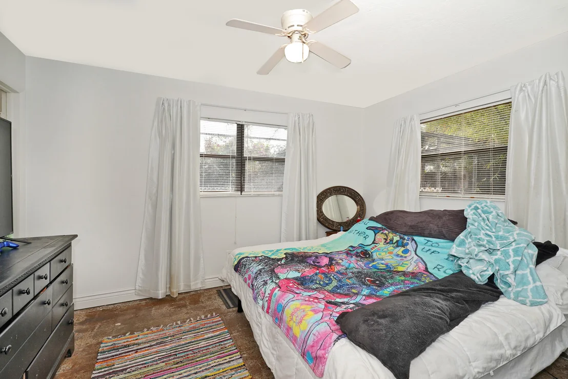 Photo of 1081 Madrid Road