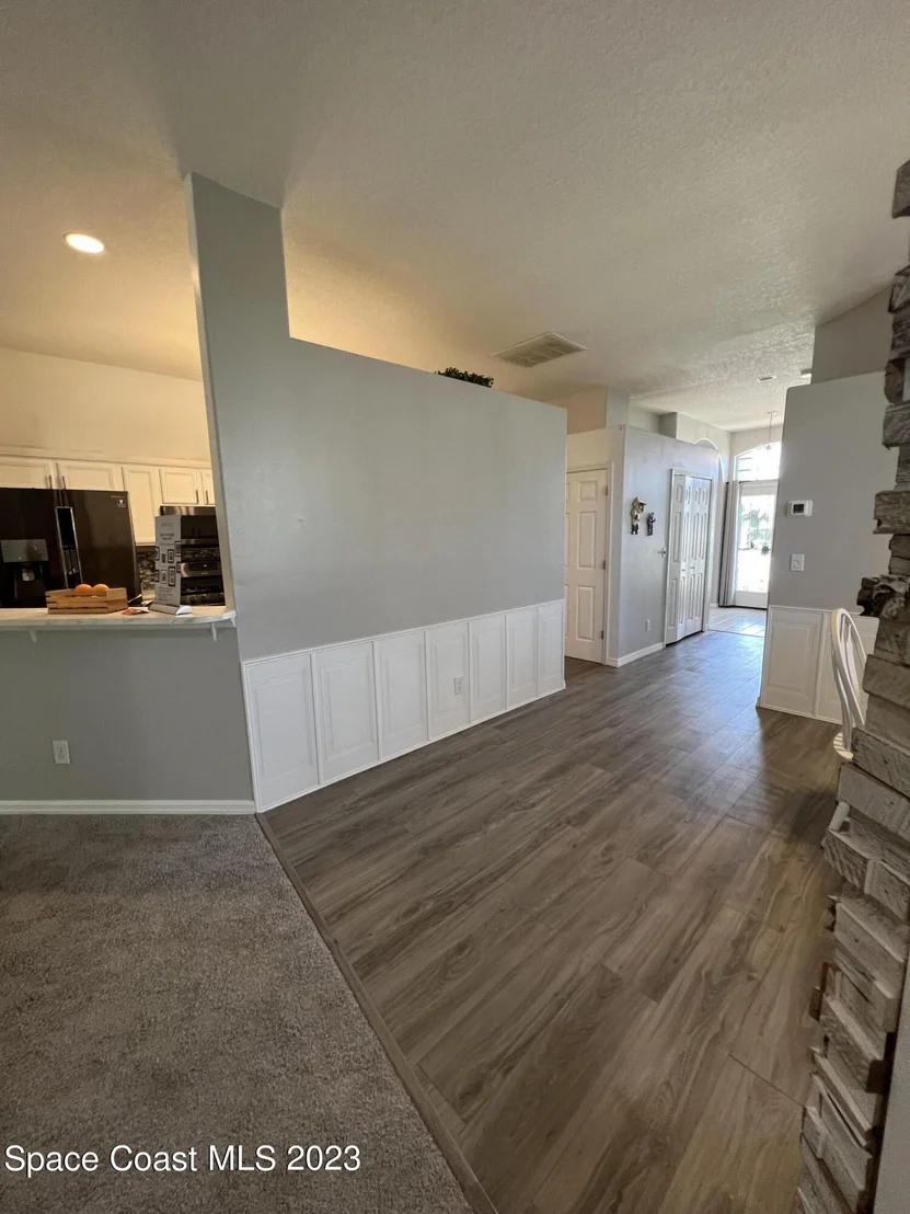 Photo of 852 Villa Drive