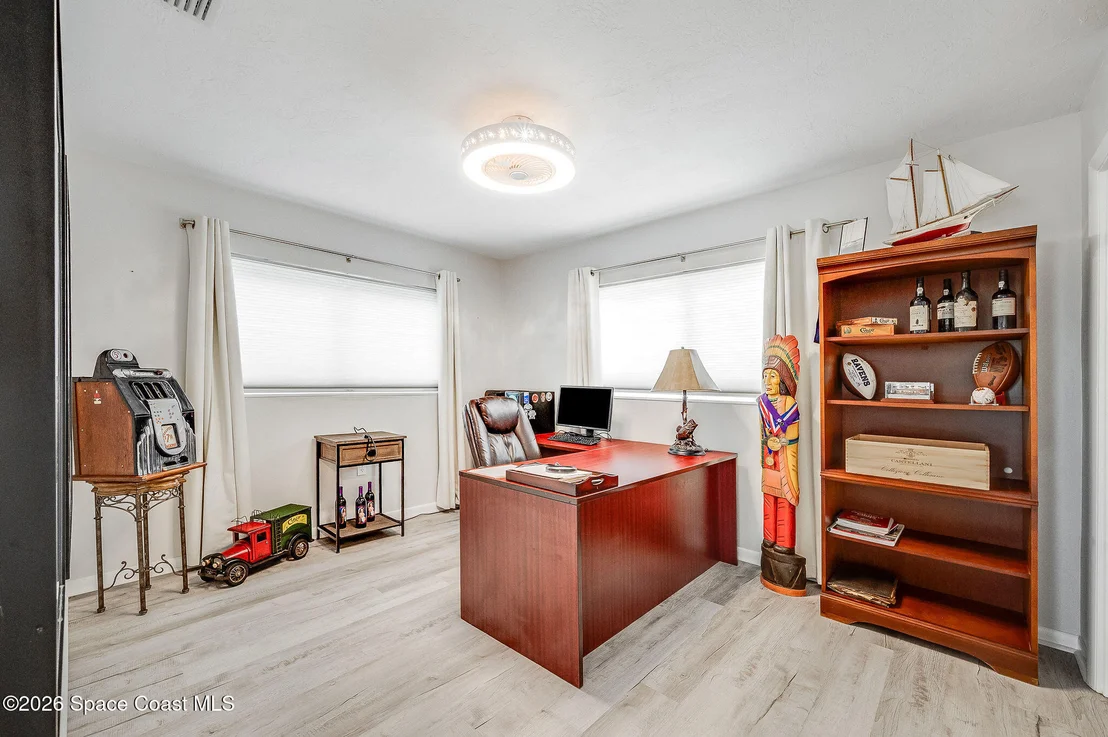 Photo of 452 Cardinal Drive