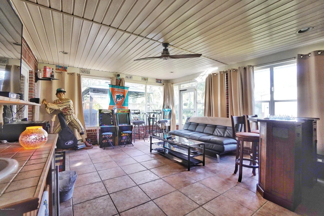 Photo of 440 N Burnett Road