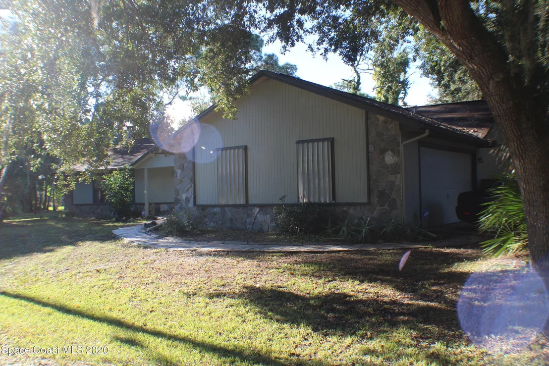 Photo of 150 Oakledge Drive