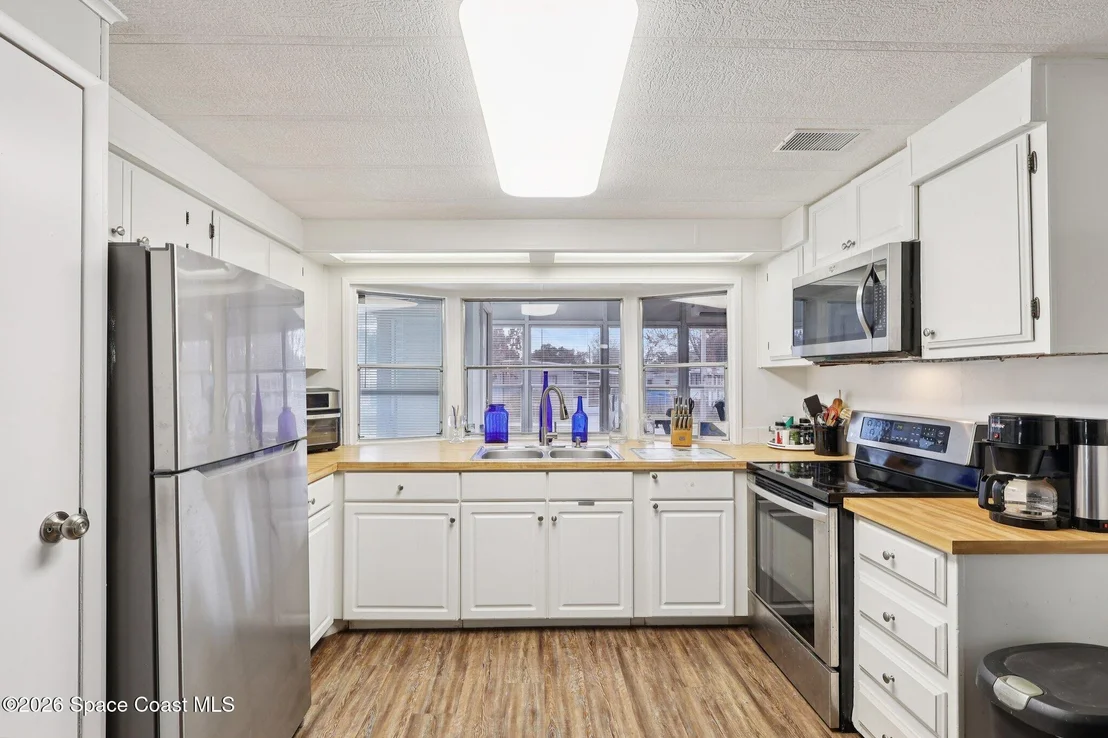 Photo of 2539 Chatham Way NE