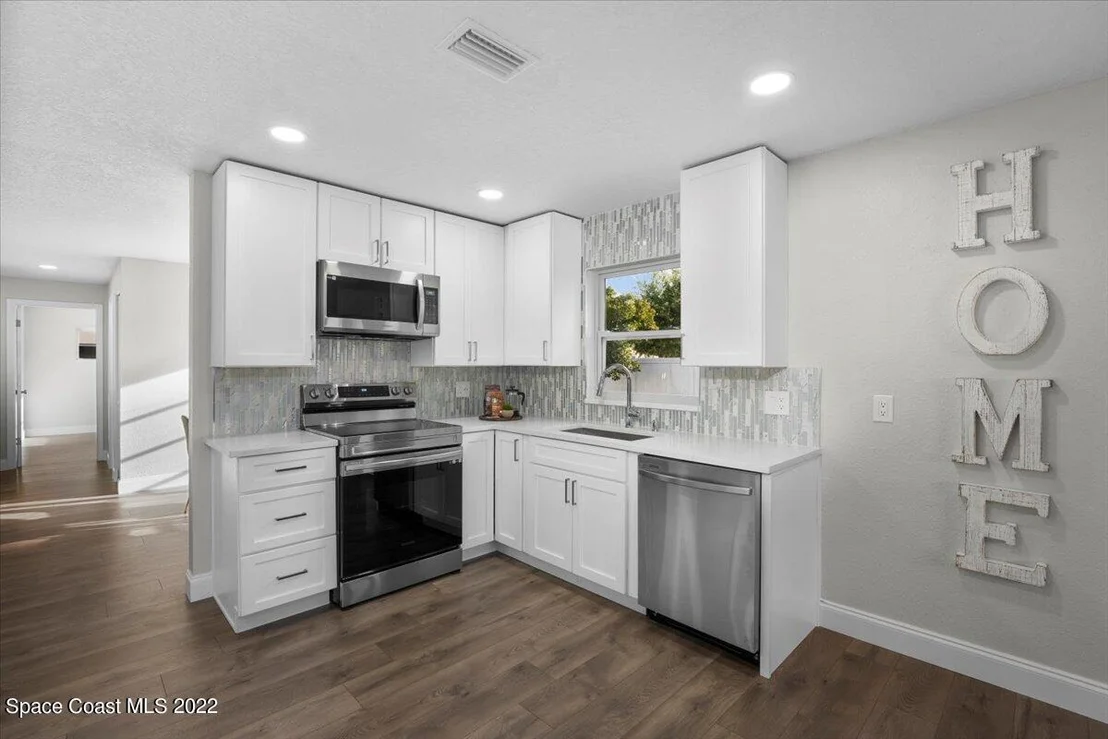 Photo of 893 Midland Road