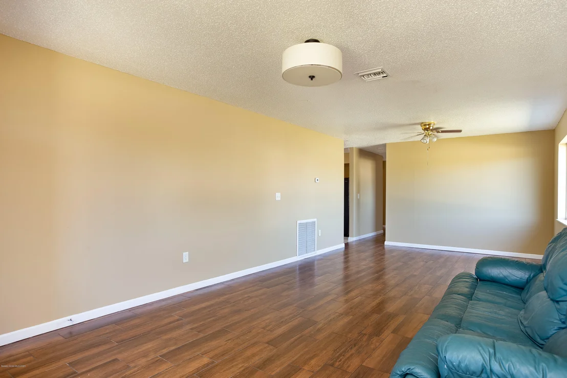 Photo of 3400 James Street