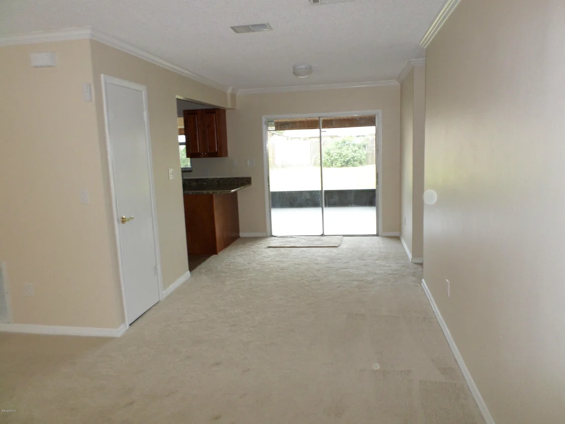 Photo of 5240 Holden Road