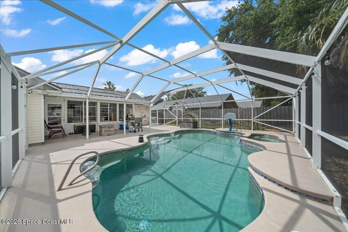 Photo of 3320 Lakeview Circle