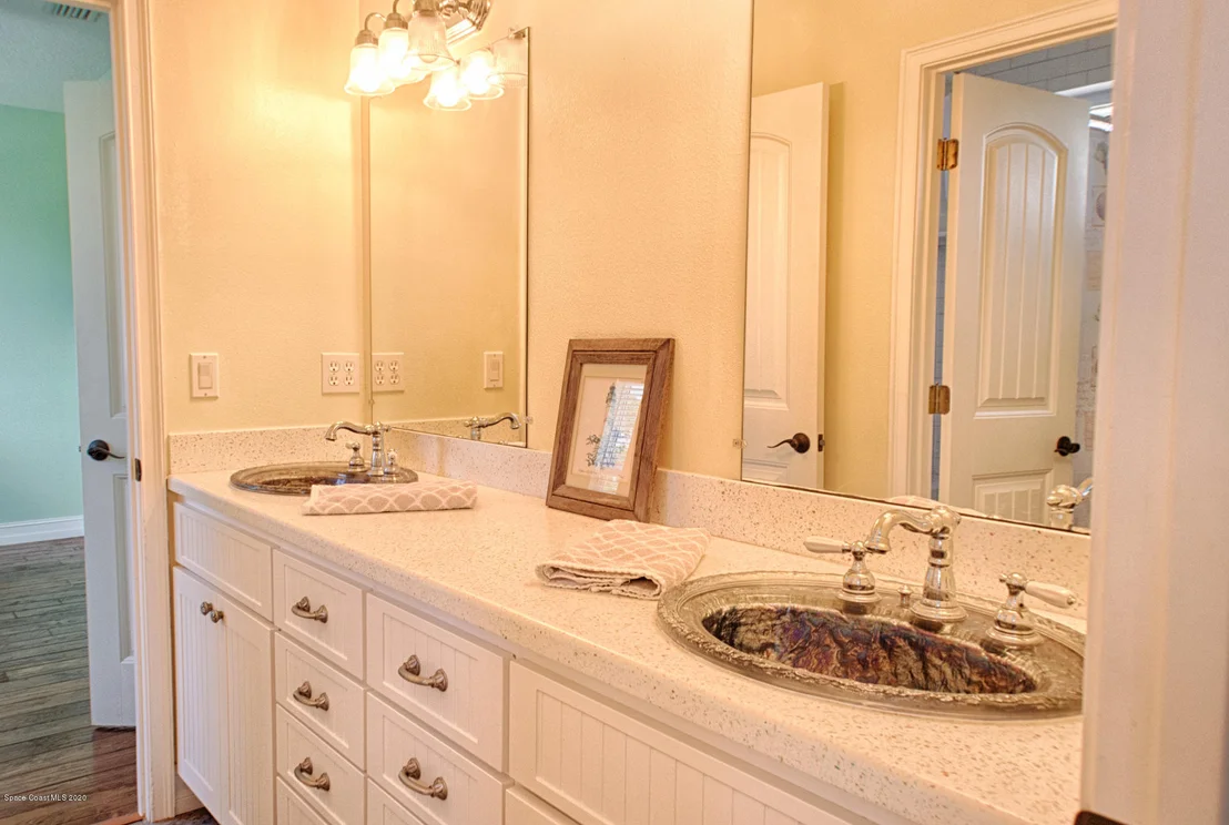 Photo of 5443 The Willows Drive