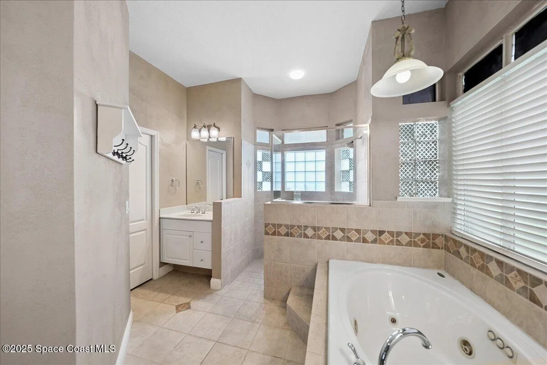 Photo of 827 Thrasher Drive