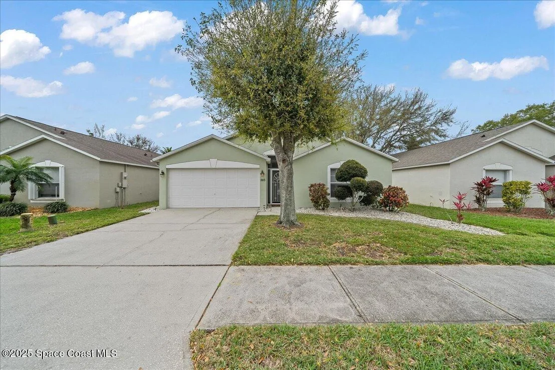 Photo of 883 Villa Drive