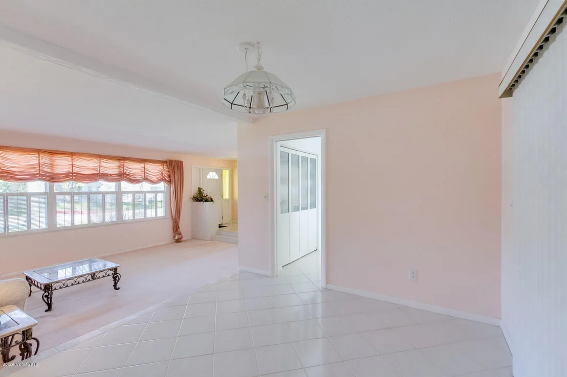 Photo of 4844 Fairview Drive
