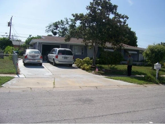 Photo of 859 NE Bahama