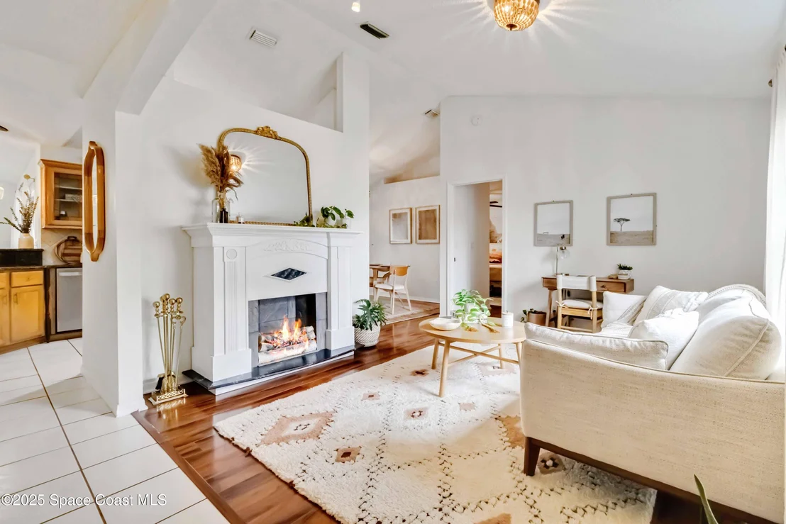 Photo of 1215 Walnut Grove Way
