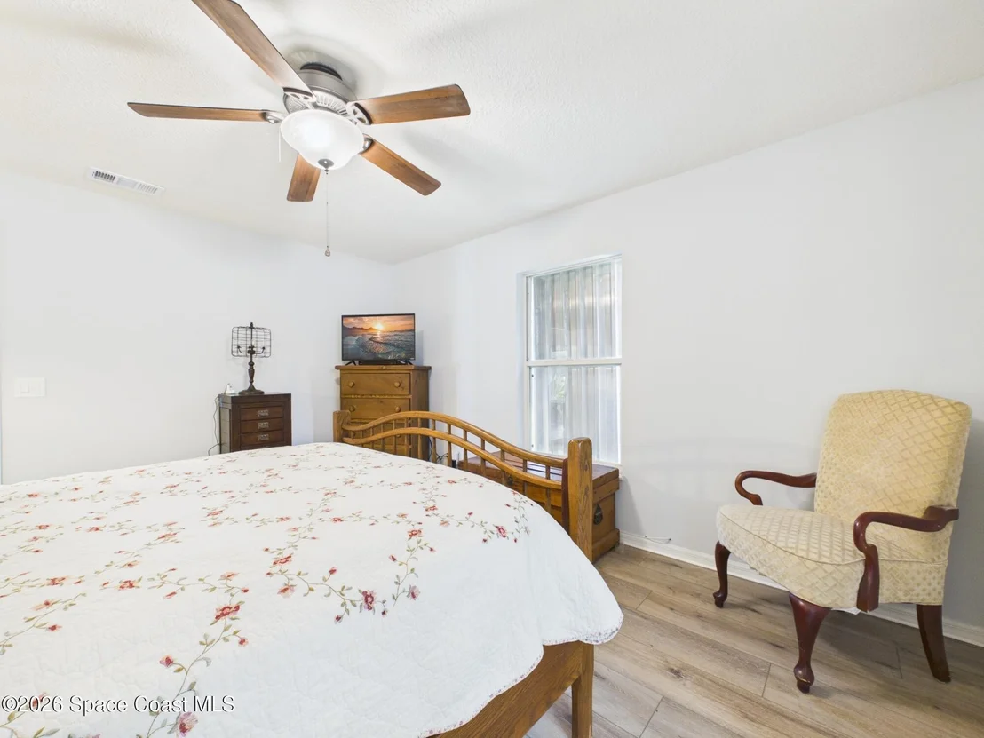 Photo of 977 Fulton Way