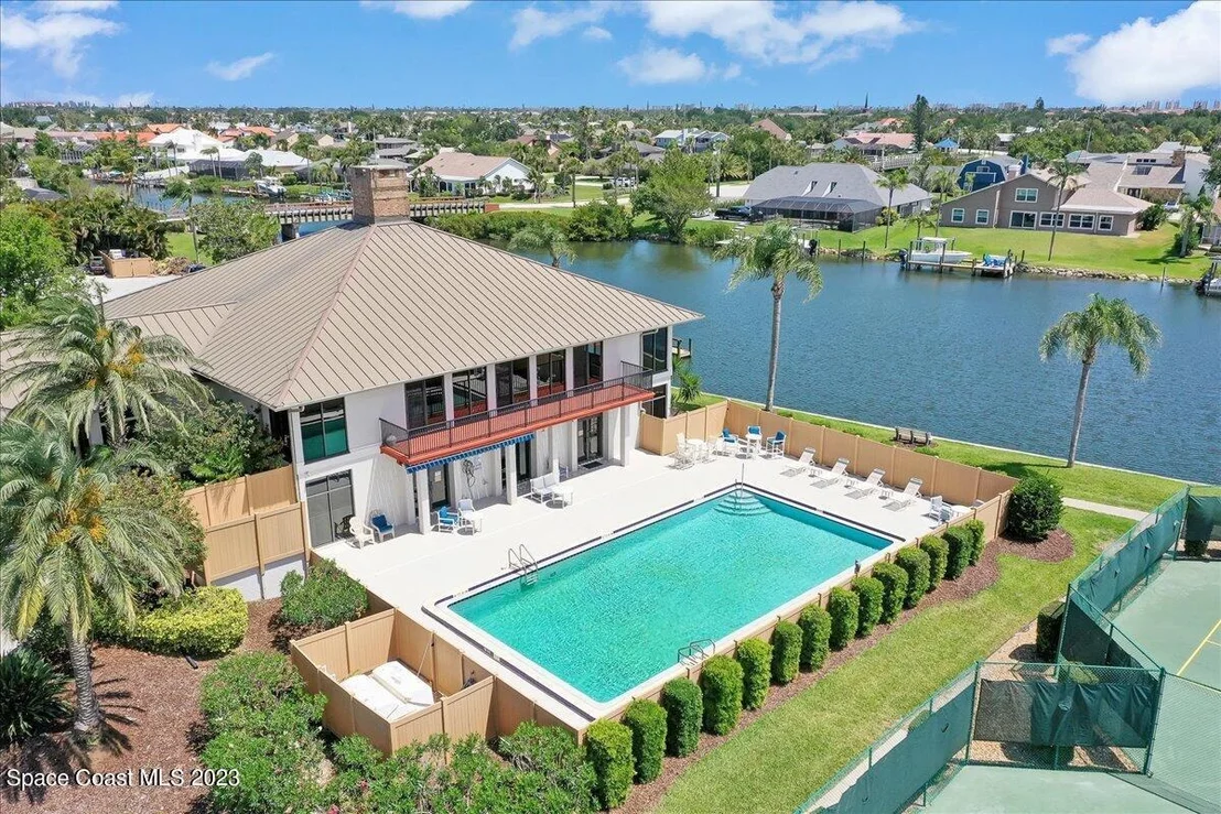 Photo of 208 Lanternback Island Drive