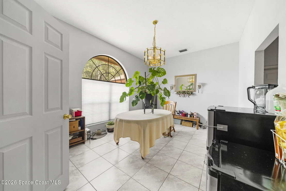 Photo of 2180 Figtree Drive
