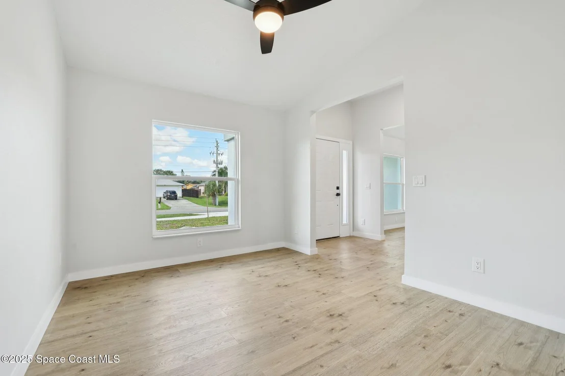 Photo of 1441 Eldron Boulevard SE