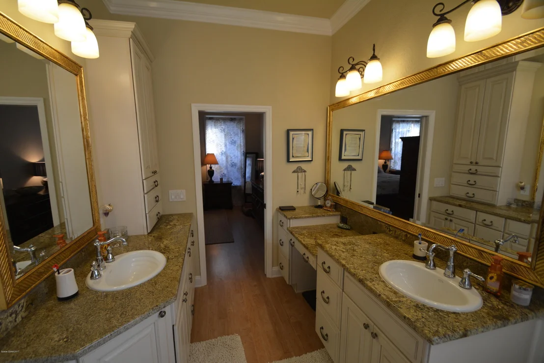 Photo of 2741 Englewood Drive