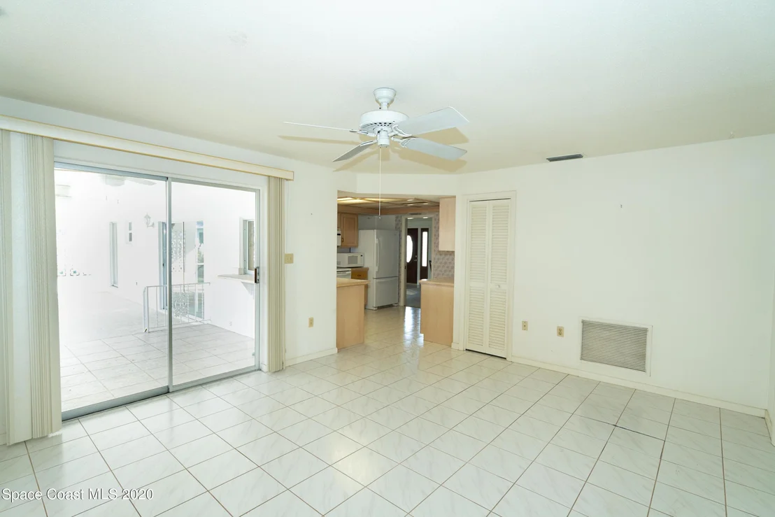 Photo of 452 Dorset Drive