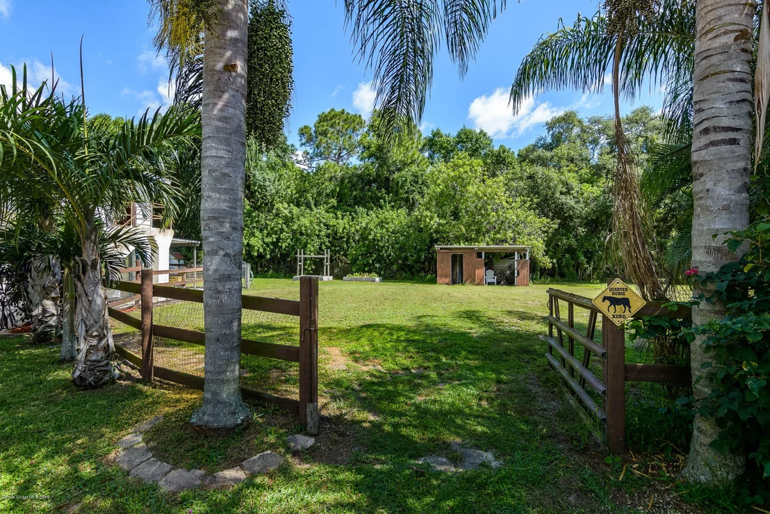 Photo of 1390 Hall Road