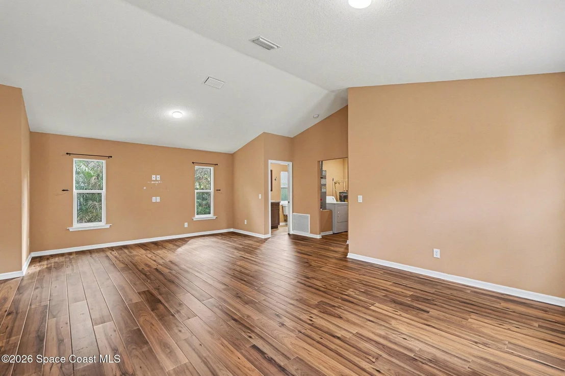 Photo of 683 Old Oak Street
