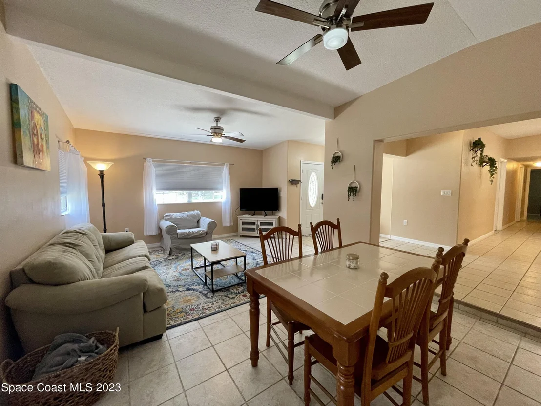 Photo of 255 Lee Road