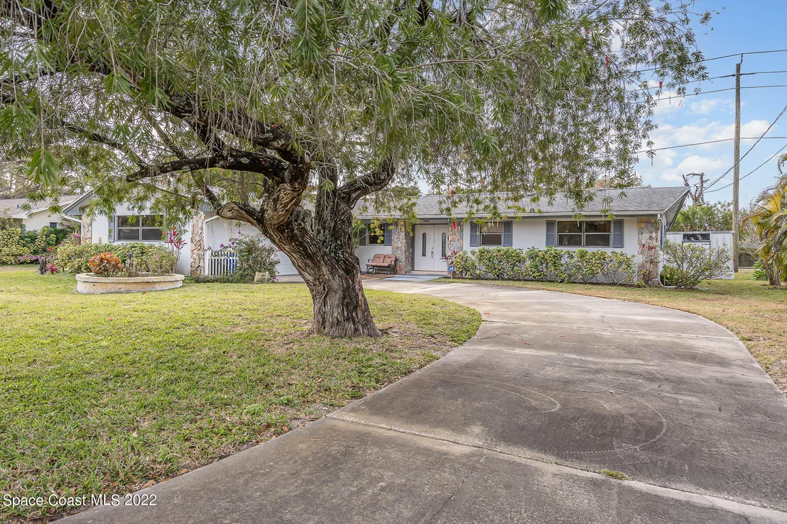 Photo of 1037 Fairlawn Drive