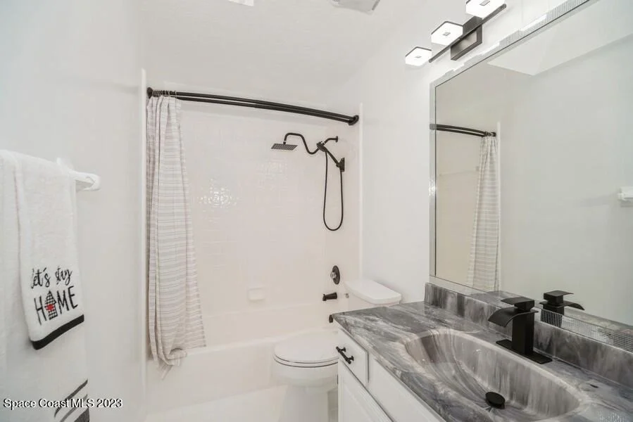 Photo of 4395 Canard Road