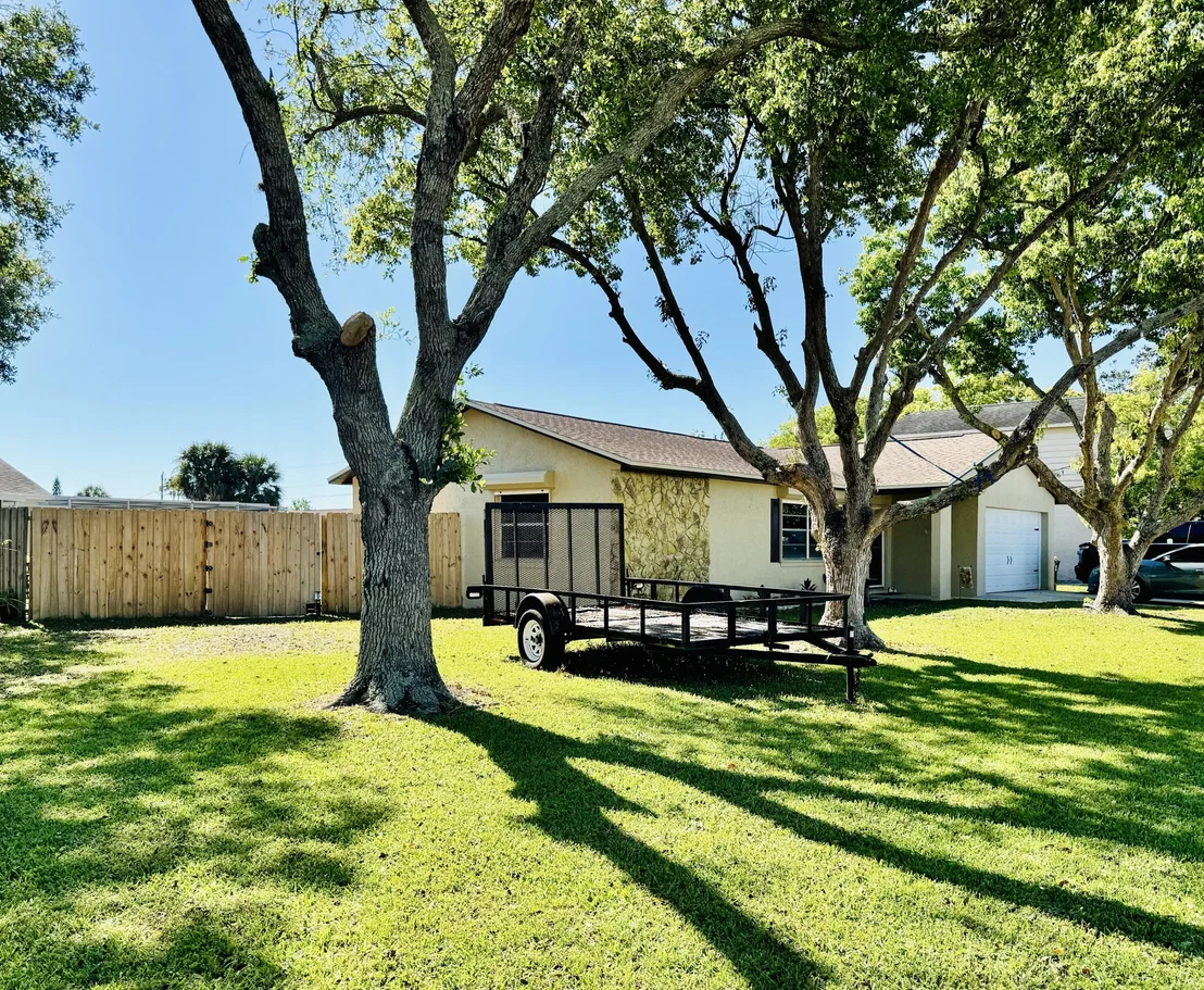 Photo of 1037 Sycamore Drive